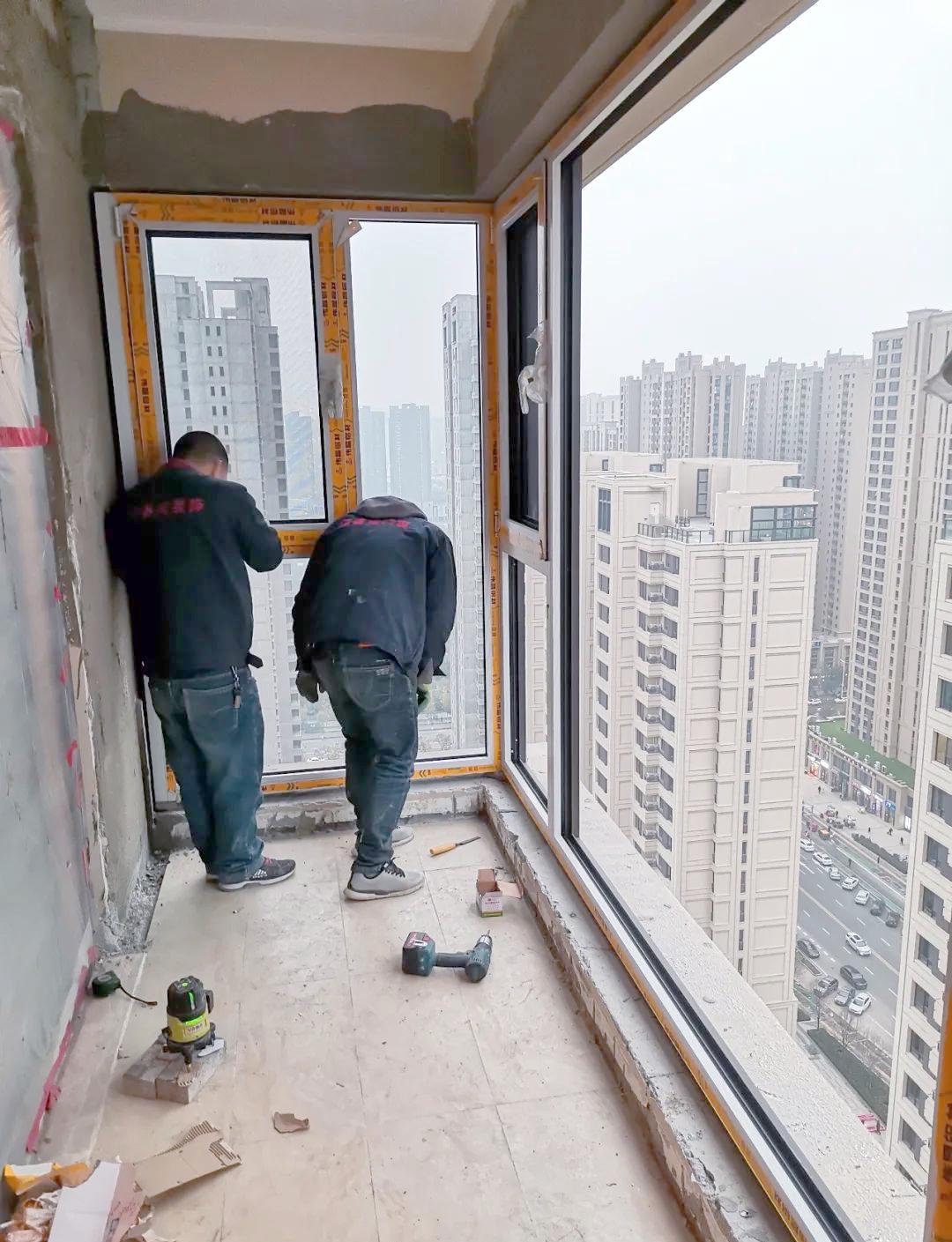 铝合金门窗安装中发泡胶的局限与解决方案