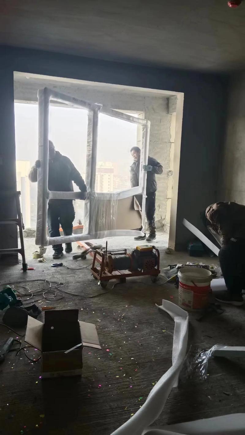 施工现场实拍 #封阳台换窗户 锦华园安装中#门窗安装效果图